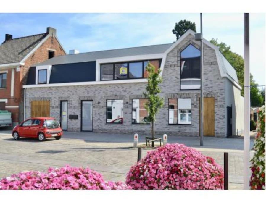 Leuk Overnachten In Hartje Laarne, Dicht Bij Gent! Extérieur photo